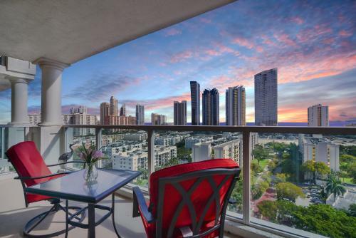 Aparthotel 1, 2 And 3 Bedroom Miami Ocean Apartments