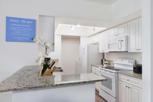 Aparthotel 1, 2 And 3 Bedroom Miami Ocean Apartments