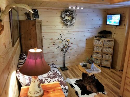 "tiny House" Bed N' Breakfast