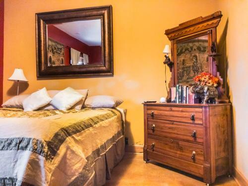 Bed & Breakfast Talus Rock Retreat