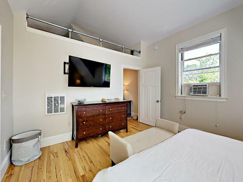 10 Ocean Street Cottage