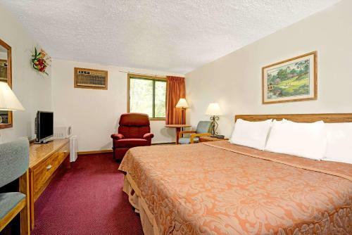 Hotel Super 8 By Wyndham Chaska