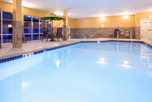 Grandstay Hotel & Suites
