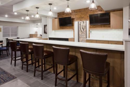 Grandstay Hotel & Suites