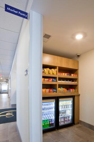 Grandstay Hotel & Suites