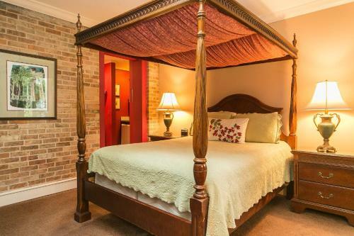 Bed & Breakfast Hidden Garden Cottages & Suites
