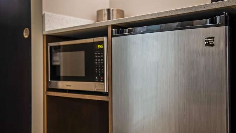 Best Western Plus Bolivar Hotel & Suites