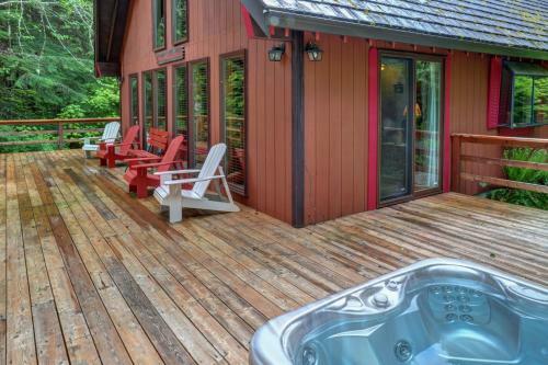 Zigzag Mountain Retreat Three-bedroom Chalet