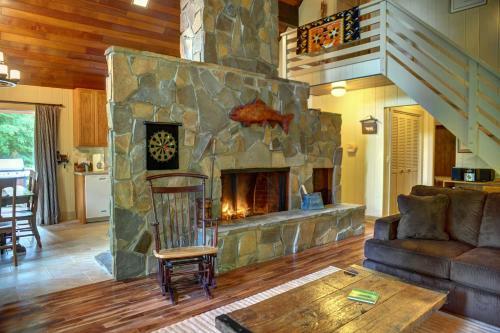 Zigzag Mountain Retreat Three-bedroom Chalet