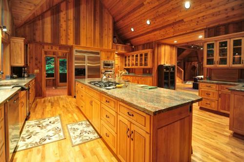 Forrest Lodge Four-bedroom Chalet