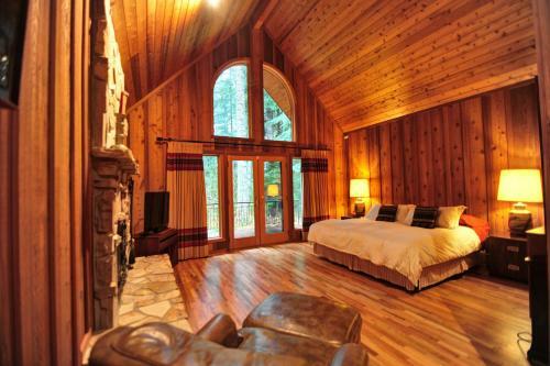 Forrest Lodge Four-bedroom Chalet