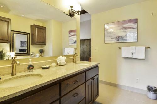 Meadowlark 4 Six-bedroom Home