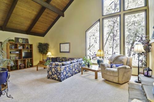 Meadowlark 4 Six-bedroom Home