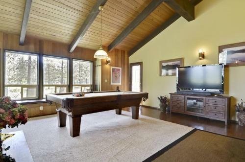 Meadowlark 4 Six-bedroom Home
