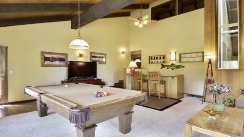 Meadowlark 4 Six-bedroom Home