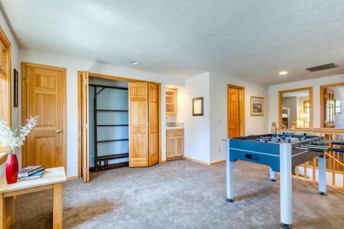 Mt Rainier Lane 07 | Discover Sunriver