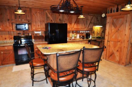 Huckleberry Inn 4 Bedroom