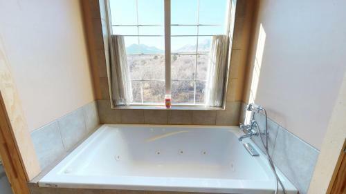 Canyonlands Lodging Wolf Springs Retreat