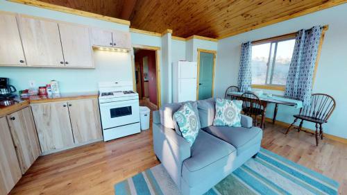 Canyonlands Lodging Wolf Springs Retreat