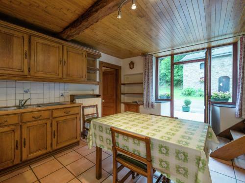 Lodge Holiday Home Moulin De Vellereux Mabompre