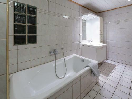Lodge Holiday Home Moulin De Vellereux Mabompre