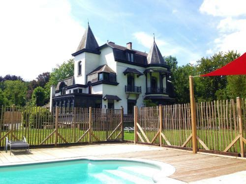 Holiday Home Le Manoir Hastiere Par Dela
