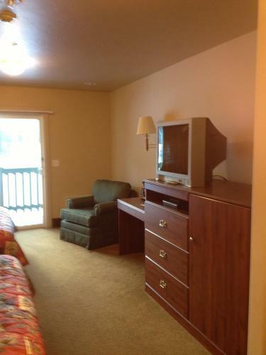 Lodge Flying Saddle Resort And Steak House