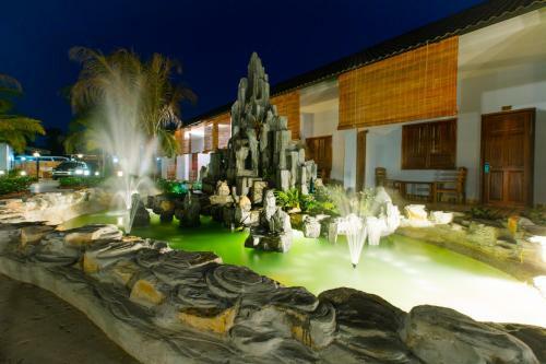 Hotel Palm Hill Resort