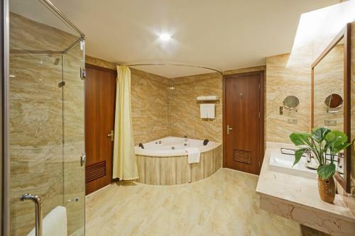 Muong Thanh Holiday Moc Chau Hotel