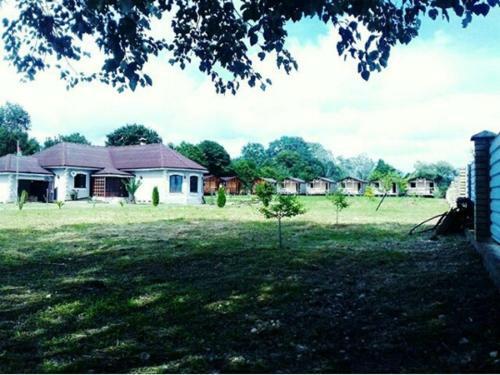 Camping "houses By The River"
