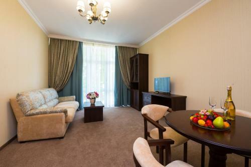 Zolotoy Yakor Hotel