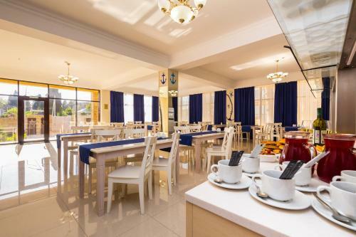 Zolotoy Yakor Hotel