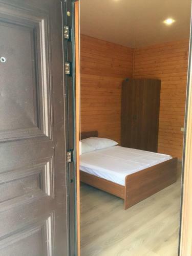 Hostal Guest House On Lakoba 4