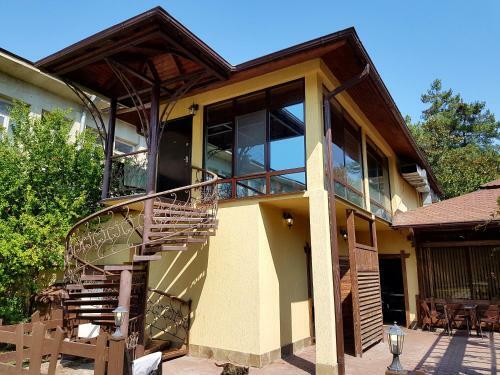 Hostal Guest House Black Sea