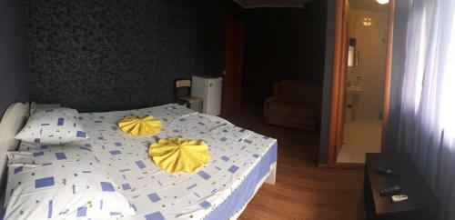 River Hotel