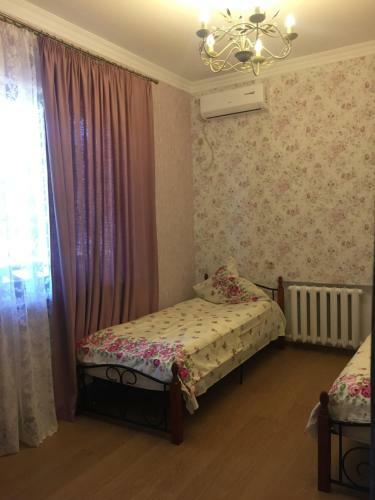 Hostal D'emil Guest House