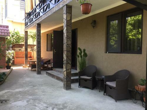 Hostal D'emil Guest House