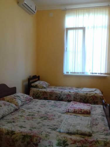 Hostal Guesthouse Aza&karlen