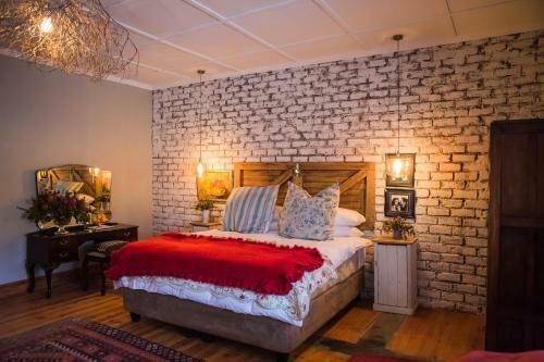 Hostal Three Birds Country House