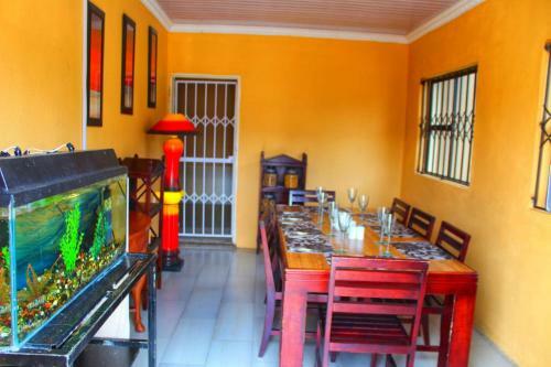 Hostal Legae Larona Guest House