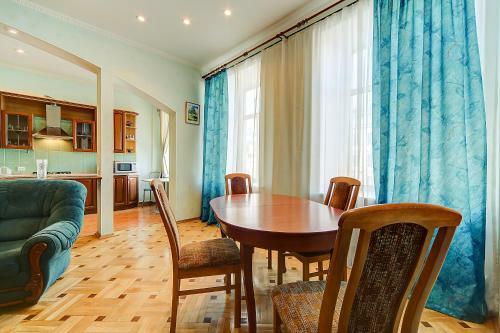 Apartamento Sutkipeterburg Nevsky Prospekt