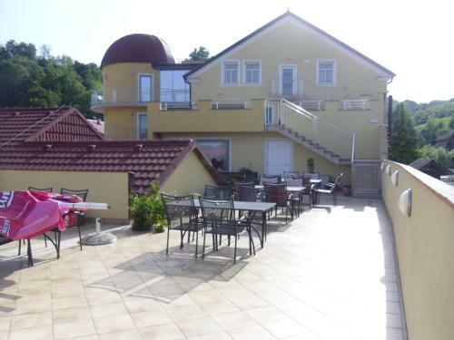 Hostal Gostilna In Preno?i??e Kocjan