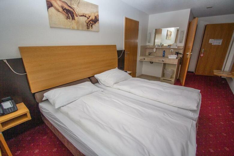 City Hotel