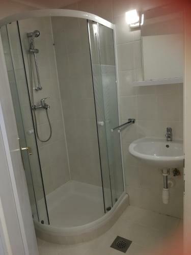 Albergue Cukrarna Guest Accommodation