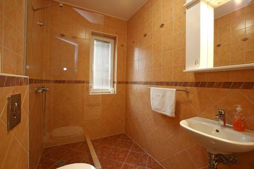 Hostal Gostilna In Preno?i??a Ged?o