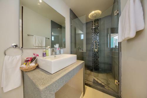 Lipa Talay See - 2 Bedroom Beach Side Villa