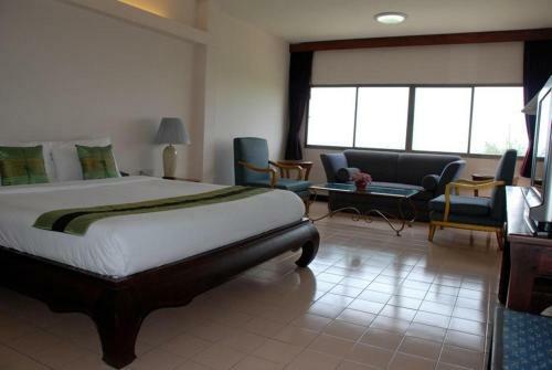 Mae Pim Resort Hotel
