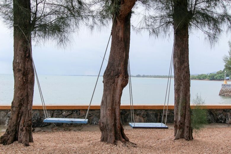 Hotel Issara Beach Resort