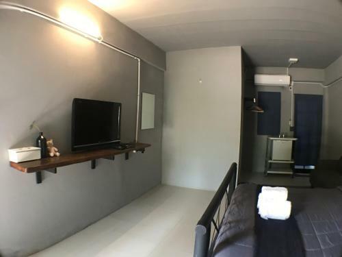 Hotel Laan Rab Lom Home & Cafe'