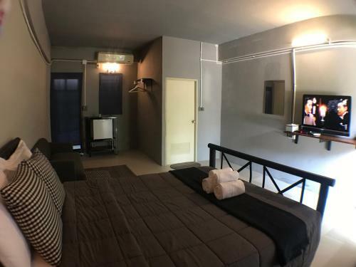 Hotel Laan Rab Lom Home & Cafe'